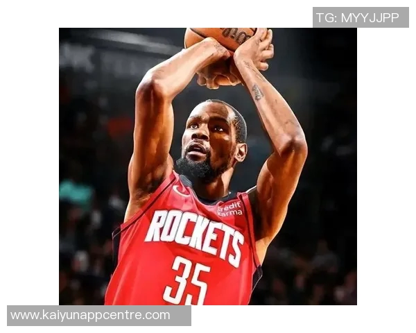 杜兰特回应网友质疑称父爱缺失导致自信不足是无知愚蠢的观点